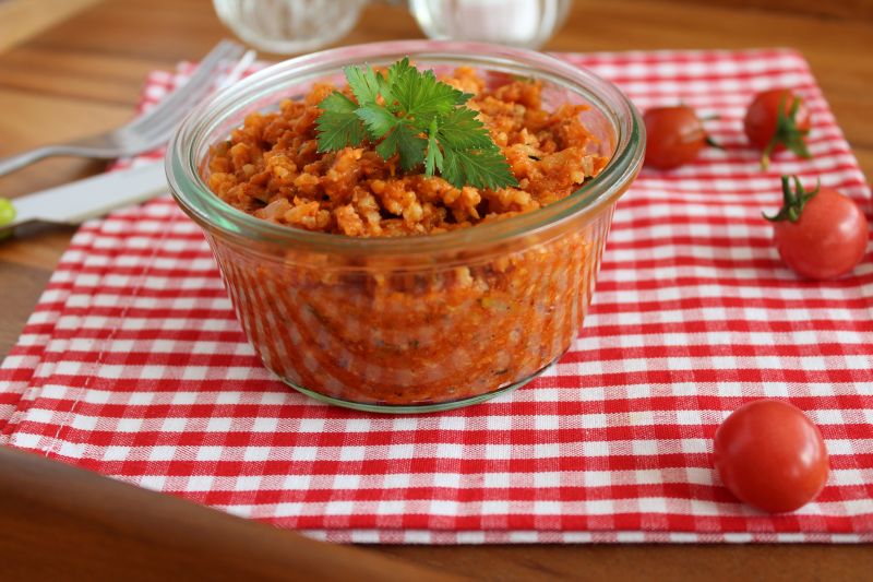 Paprykarz z sardynek i kaszy jaglanej Paprykarz z sardynek i kaszy jaglanej