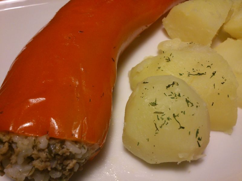 Papryki nadziewane mięsem i kaszą