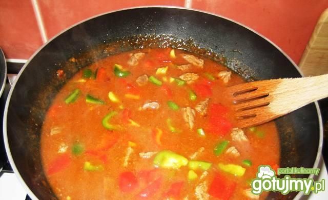 paprykowy gulasz
