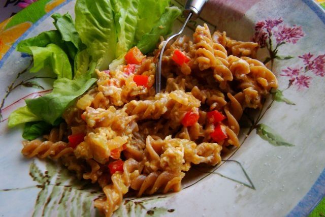 Paprykowy makaron na koniaku 