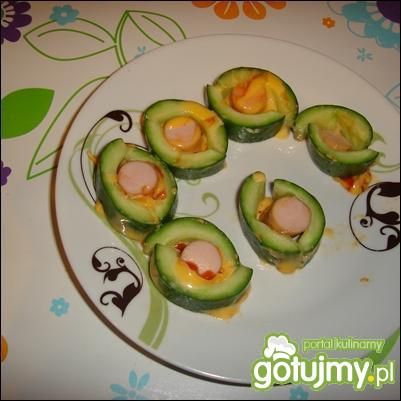 Parówka zapiekana w ogórku Parówka zapiekana w ogórku