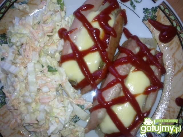 Parówki nadziane cebulką i serem  Parówki nadziane cebulką i serem