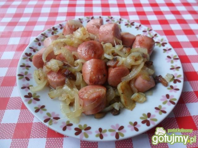 Parówki smażone z cebulą  Parówki smażone z cebulą