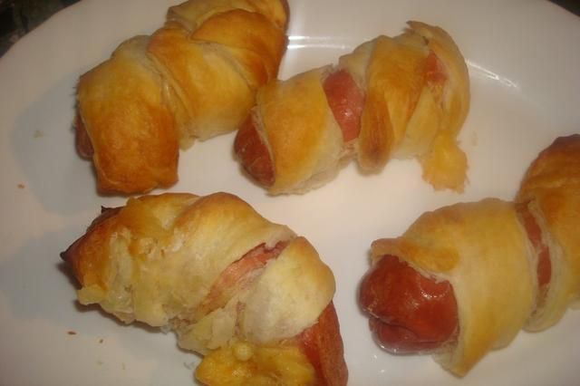 Parówki w cieście francuskim