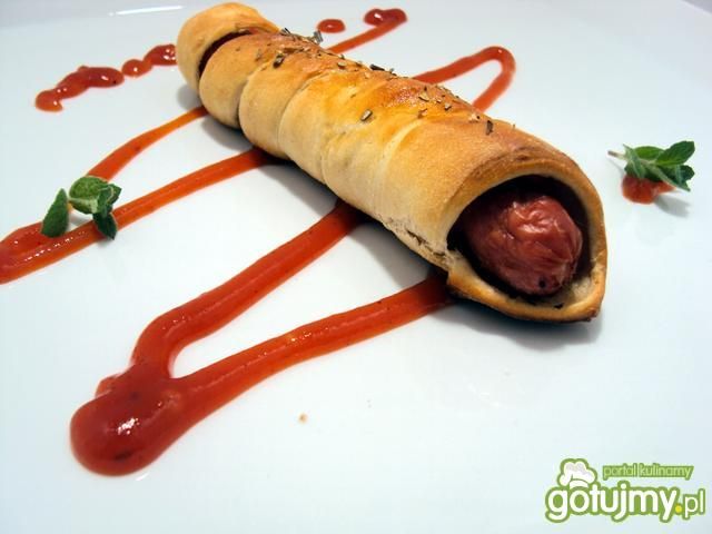 Parówki w cieście udające hot dogi Parówki w cieście udające hot dogi