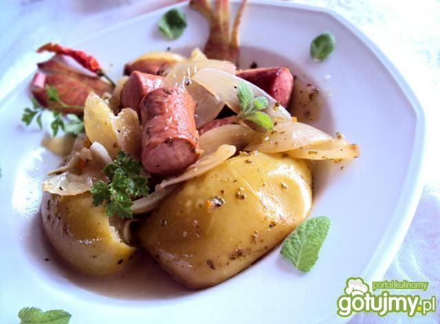 Parówki w piwie i jabłkach Parówki w piwie i jabłkach