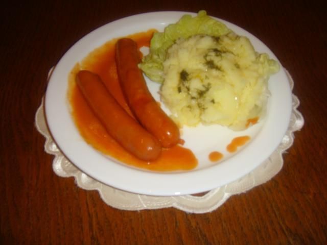 Parowki w sosie pomidorowym