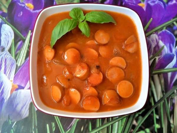 Parówki w sosie pomidorowym