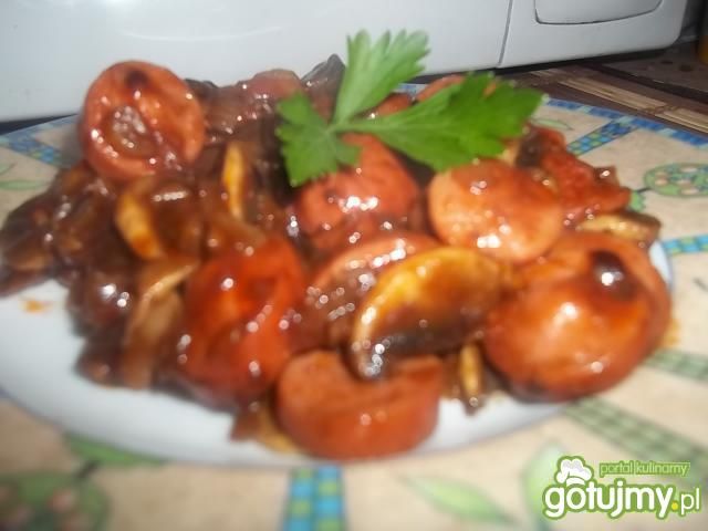 Parówki z pieczarkami w ketchupie Parówki z pieczarkami w ketchupie