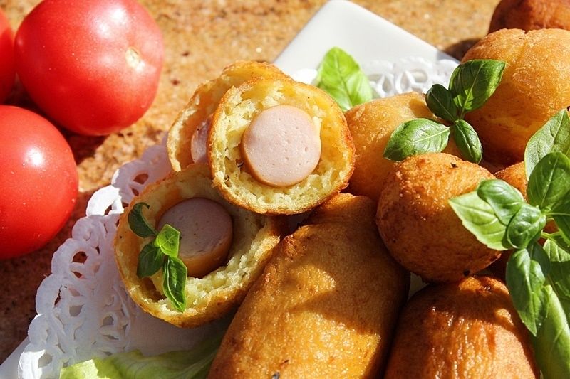 Parówki z szynki w cieście ptysiowo- ziemniaczanym