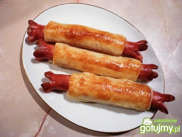 Parówki zapiekane w cieście francuskim Parówki zapiekane w cieście francuskim