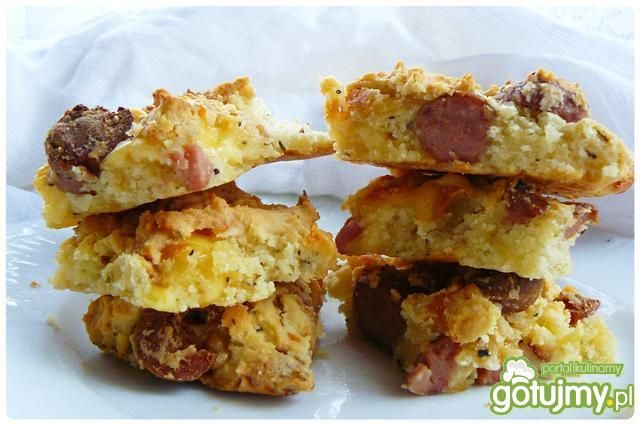 Parówkowe kostki z topionym serem Parówkowe kostki z topionym serem