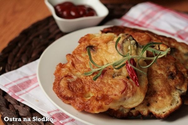 Parówkowe kotleciki z pieczarkami