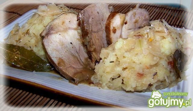 Parzybroda z wieprzowiną duszoną w cebul