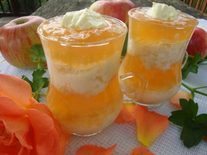 Pasiasty deser z kaszką  Pasiasty deser z kaszką