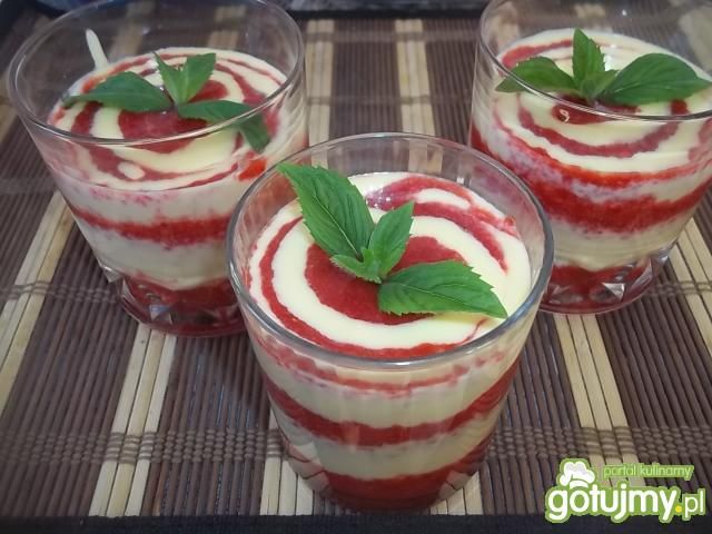 Pasiasty koktajl z truskawek Pasiasty koktajl z truskawek