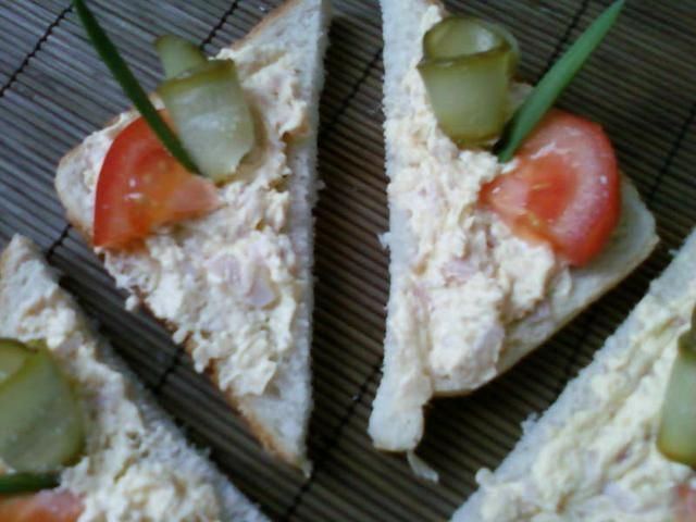 Pasta do kanapek z szynką i serem żółtym