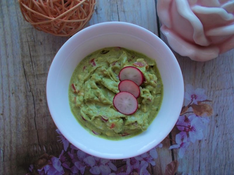 Pasta do pieczywa z awokado