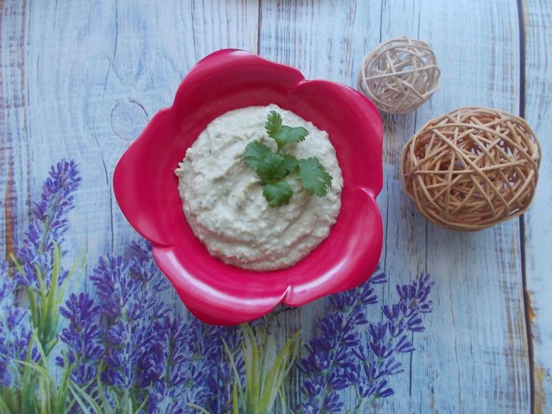Pasta do pieczywa z bobu oraz kurczaka
