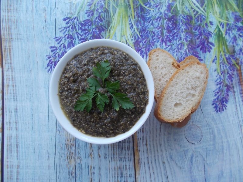 Pasta do pieczywa z czarnej soczewicy