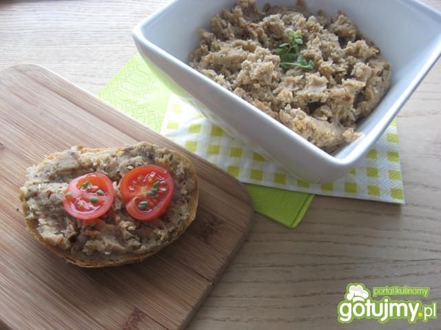 Pasta fasolowa ze słonecznikiem