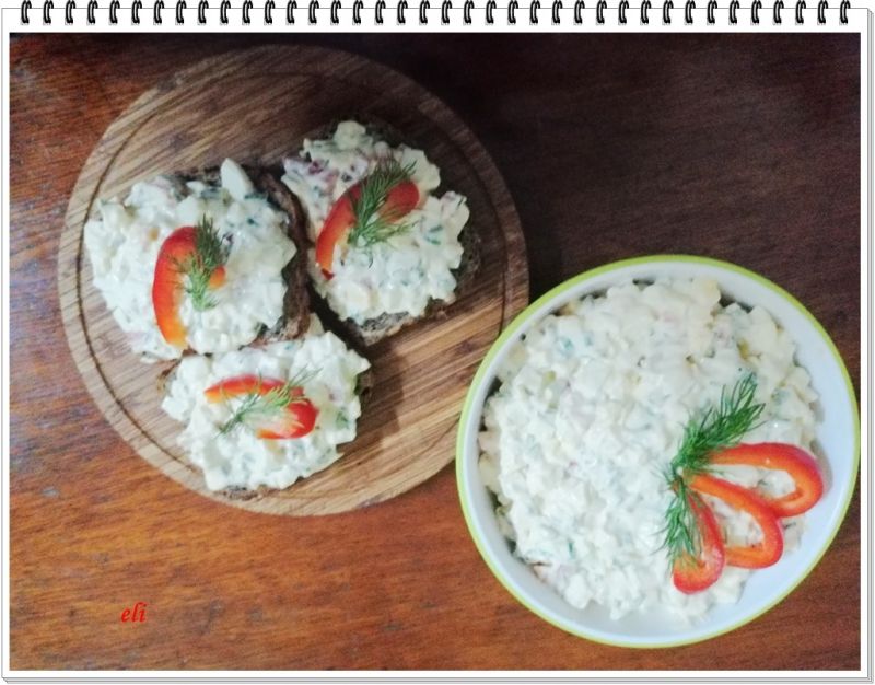 Pasta jajeczna Eli ze szczypiorkiem i papryką