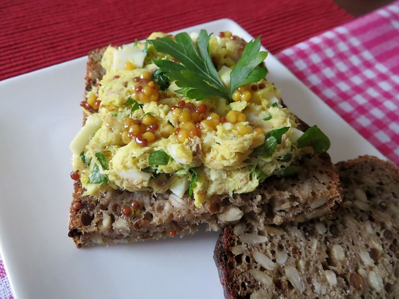 Pasta jajeczna z makrelą  Pasta jajeczna z makrelą