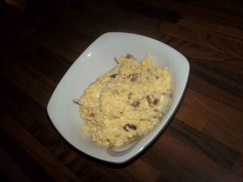 Pasta jajeczna z pomidorami suszonymi