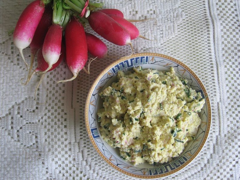 Pasta jajeczna z rzodkiewką i szczypiorkiem Pasta jajeczna z rzodkiewką i szczypiorkiem