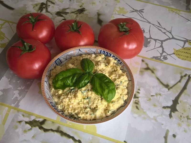 Pasta jajeczna z serem feta