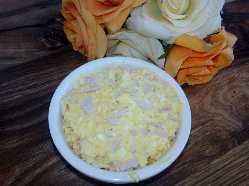 Pasta jajeczna z szynką i chrzanem Pasta jajeczna z szynką i chrzanem