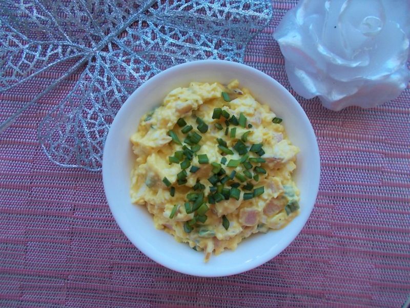 Pasta jajeczna z wędliną Pasta jajeczna z wędliną