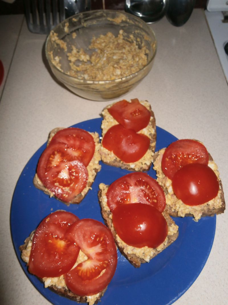 Pasta jajeczna z wiejską kiełbasą