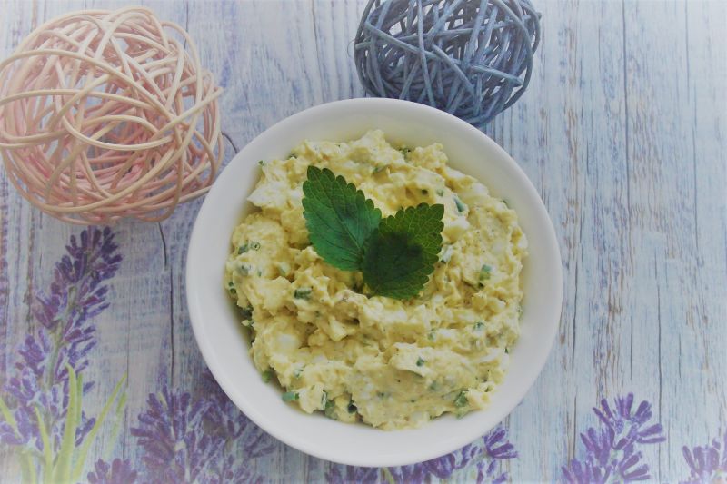 Pasta jajeczna z żółtym serem  Pasta jajeczna z żółtym serem