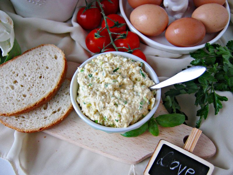 Pasta jajeczna ze szczypiorkiem i musztardą Pasta jajeczna ze szczypiorkiem i musztardą