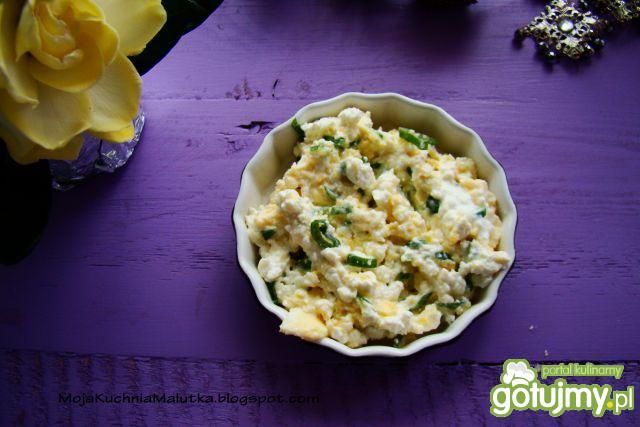 Pasta jajecznicowa z twarogiem 