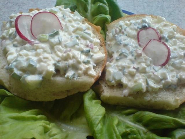 Pasta jajeczno - warzywna.