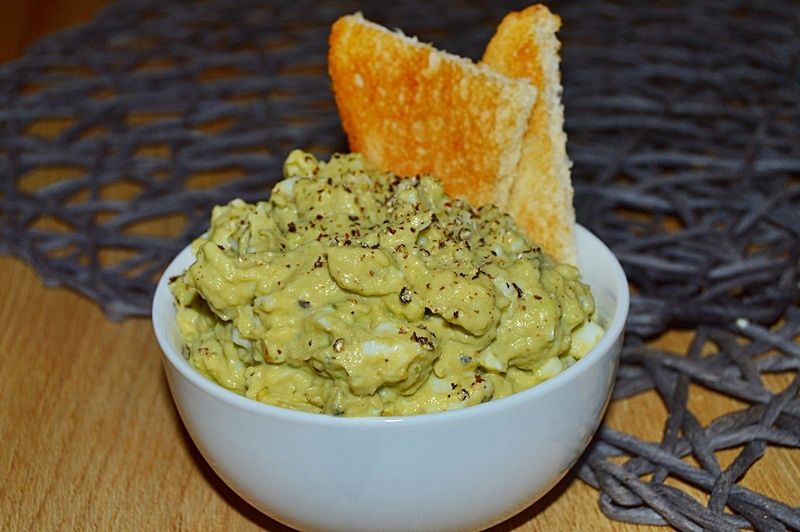 Pasta kanapkowa awokado i jajko 