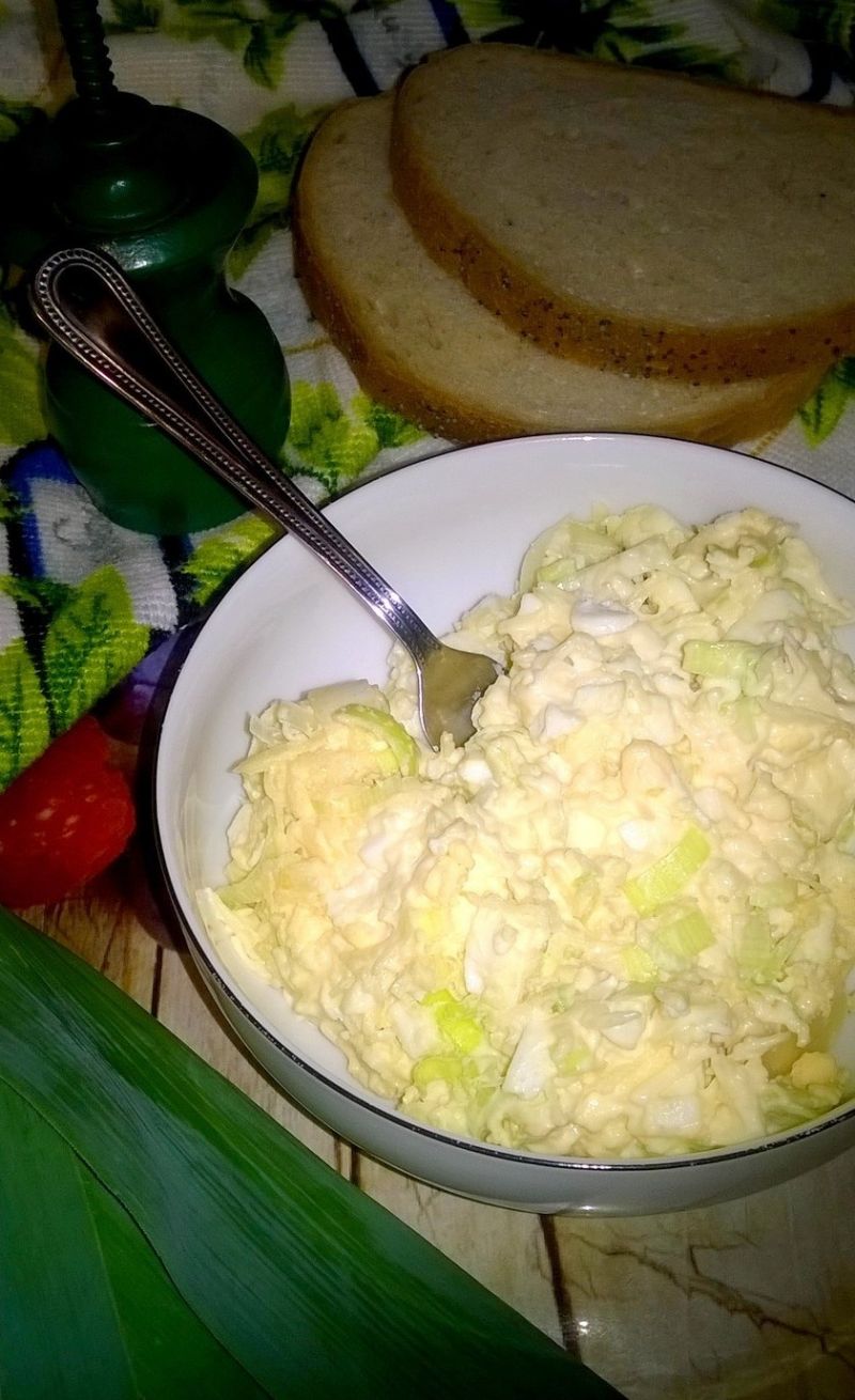 Pasta kanapkowa (ser, jajka, por)