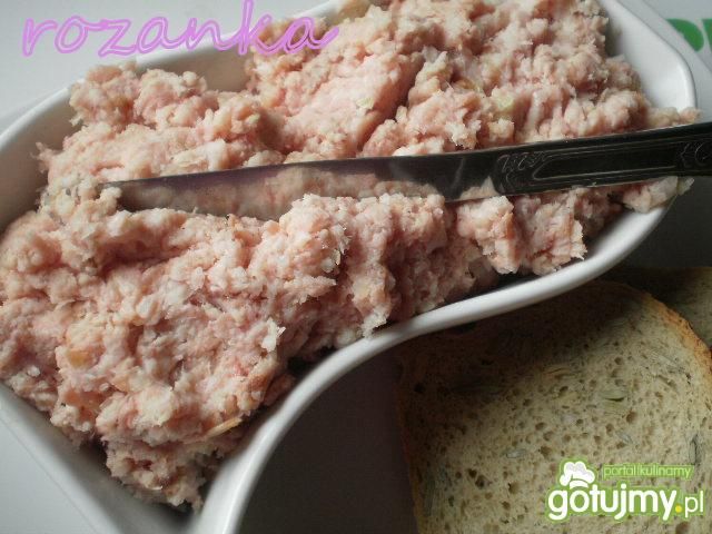 Pasta kanapkowa z kurczaka wędzonego