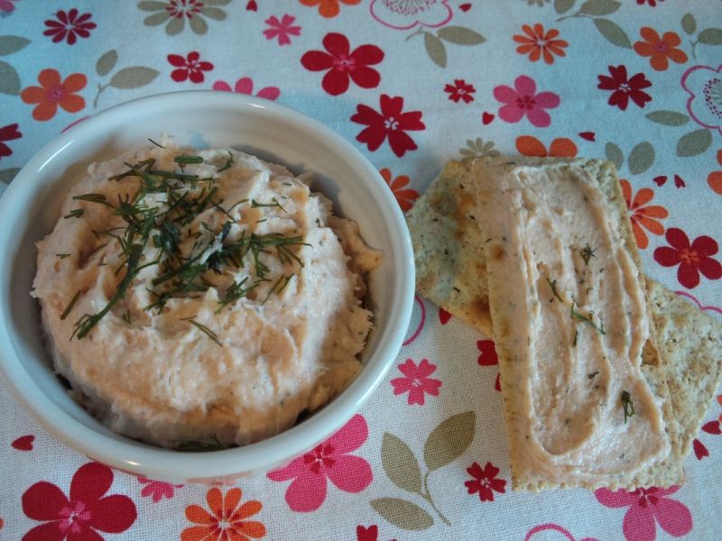 Pasta kanapkowa z łososiem i mascarpone Pasta kanapkowa z łososiem i mascarpone