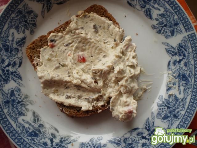 Pasta Kanapkowa z Zielonymi Oliwkami