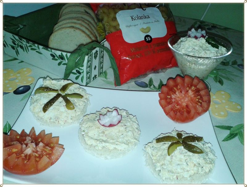 Pasta makaronowa z kiełkami do chleba Pasta makaronowa z kiełkami do chleba