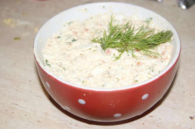 Pasta na kanapki jajeczno- łososiowa Pasta na kanapki jajeczno- łososiowa