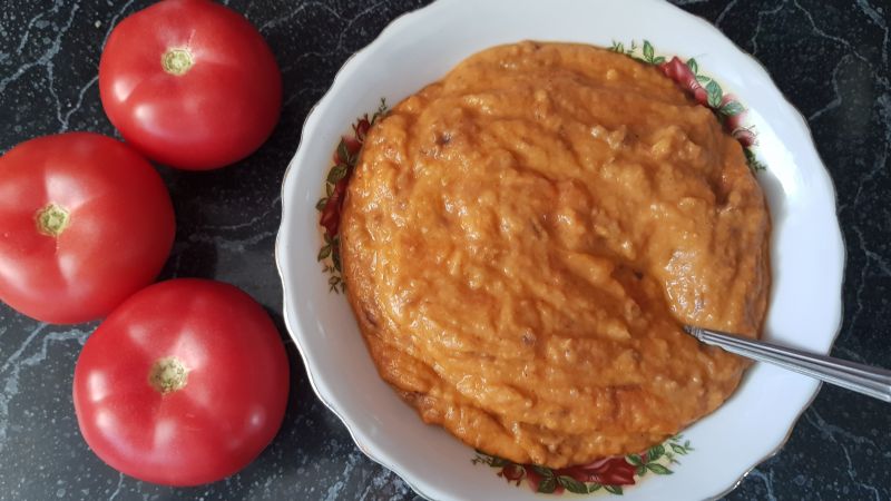 Pasta pomidorowa z bakłażanem