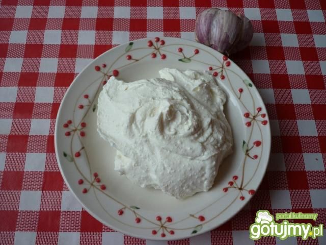 Pasta twarogowa z czosnkiem. Pasta twarogowa z czosnkiem.