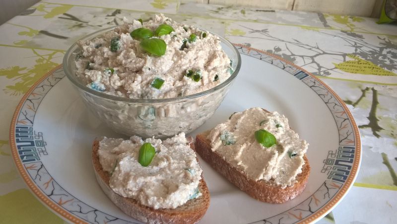 Pasta twarogowa z makrelą Pasta twarogowa z makrelą