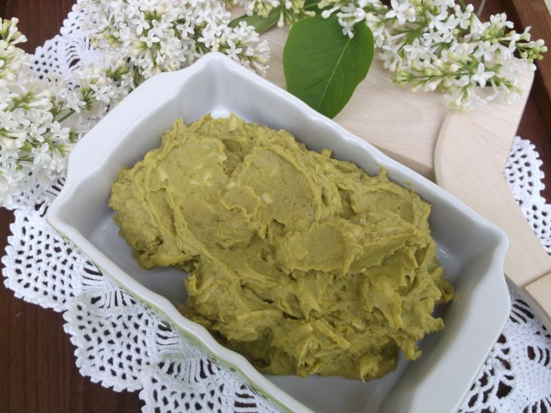 Pasta z awokado,groszku zielonego i sera żółtego Pasta z awokado,groszku zielonego i sera żółtego