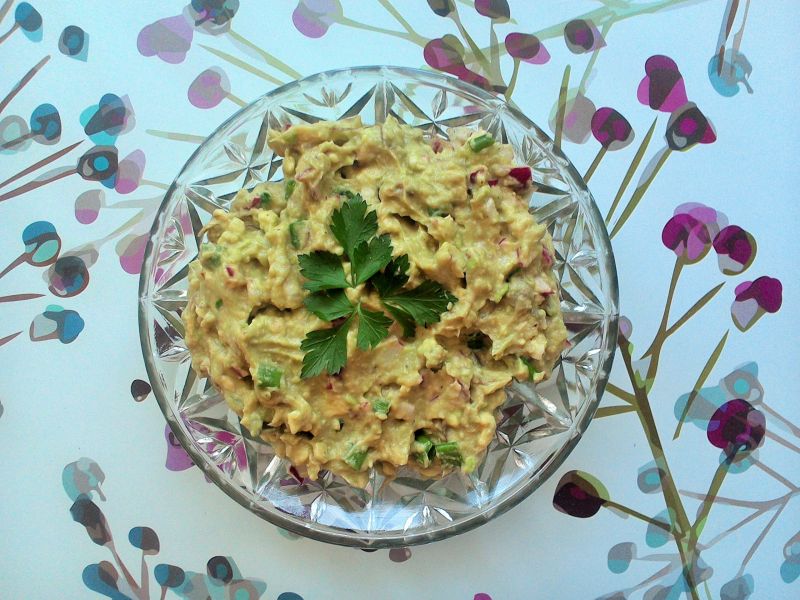 Pasta z awokado i rzodkiewek do pieczywa