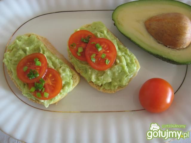 Pasta z awokado na grzankach Pasta z awokado na grzankach